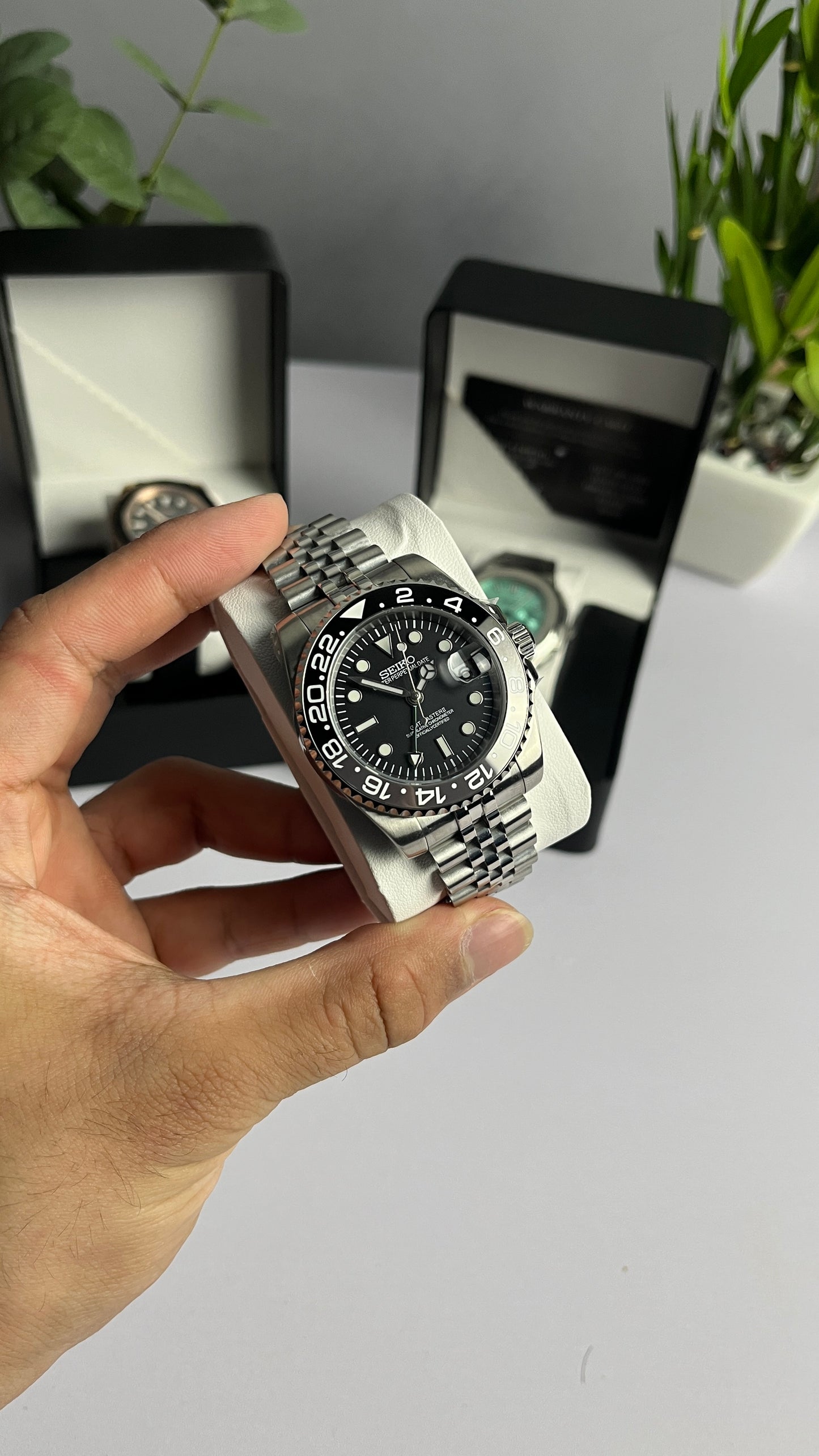 Bruce Wayne GMT