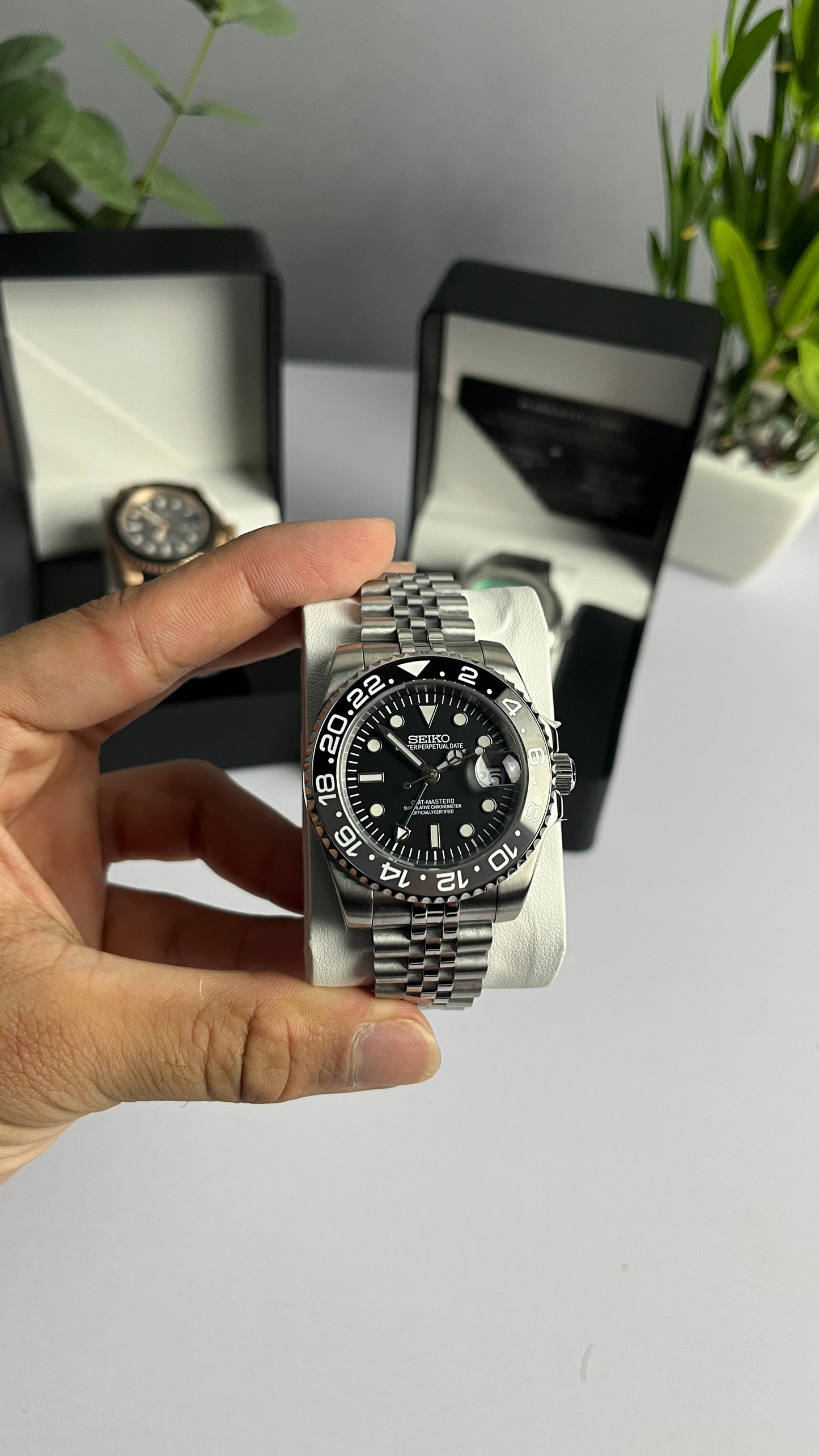 Bruce Wayne GMT